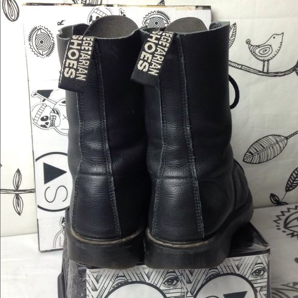 Black Men's Combat Boots 10eye vegan leather - Picture 8 of 11